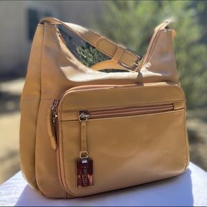 NW Aurielle 💯 leather Shoulder bag Sz 11”X8”